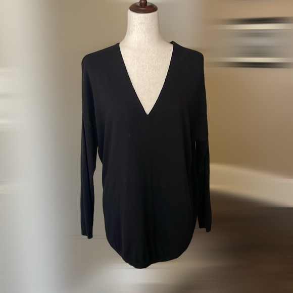 Ann Taylor Petite V-Neck Tunic Sweater Black LP - Picture 1 of 6